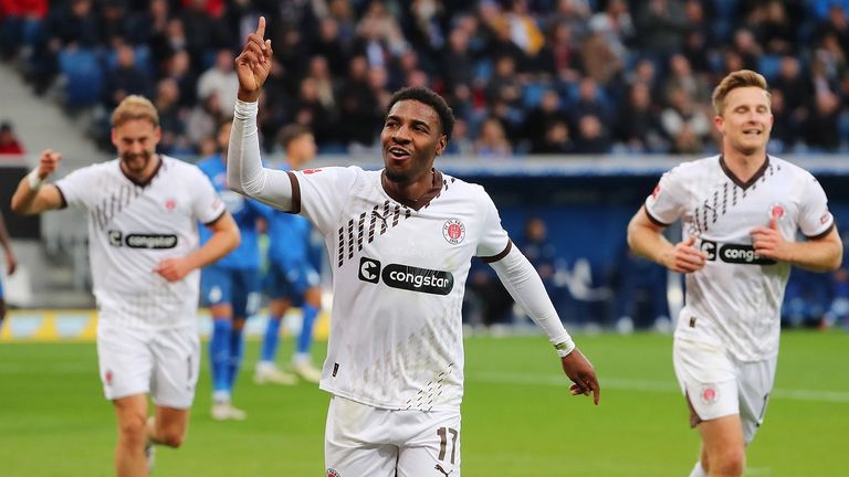 St. Pauli feiert in Sinsheim den zweiten Auswärtserfolg der Saison.