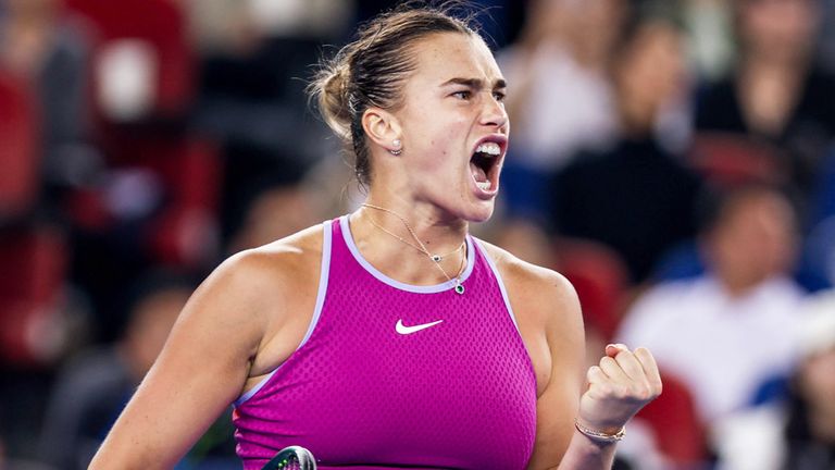 Aryna Sabalenka feiert einen Auftaktsieg bei den WTA-Finals.