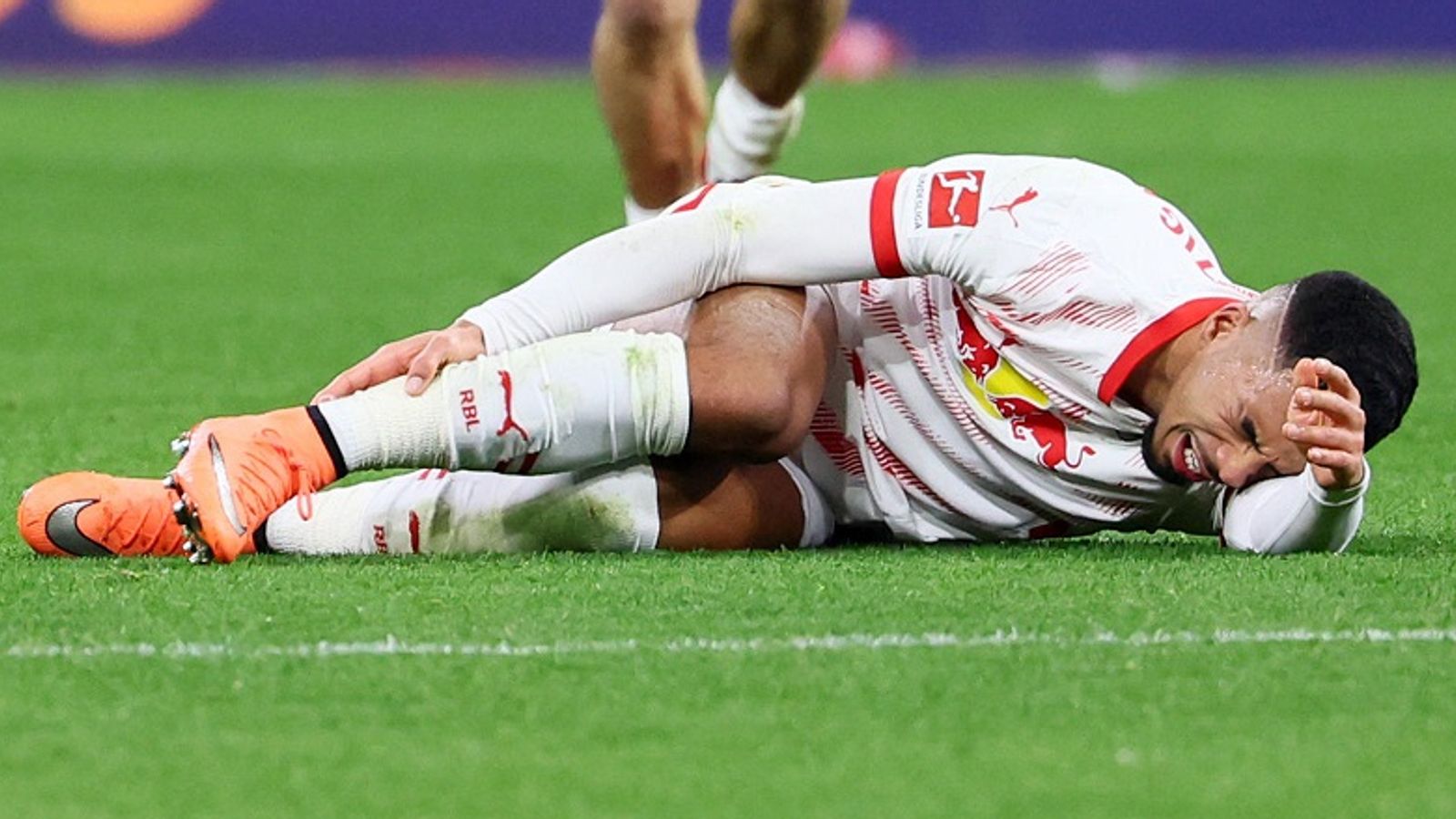 RB-Star Benjamin Henrichs bestätigt auf Instagram schwere Verletzung