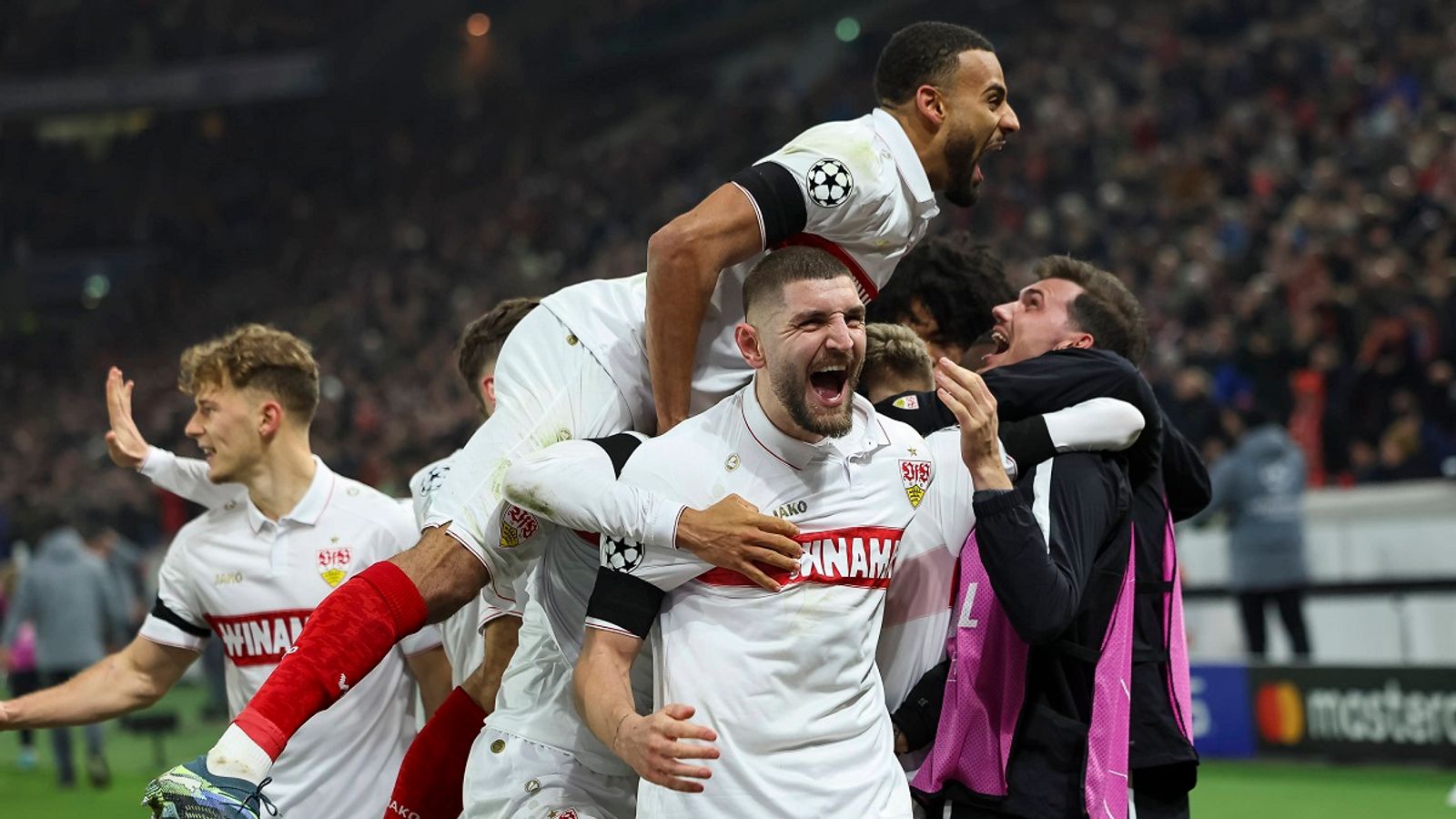 Der VfB Stuttgart geht mit Rückenwind aus der Champions League ins BL ...