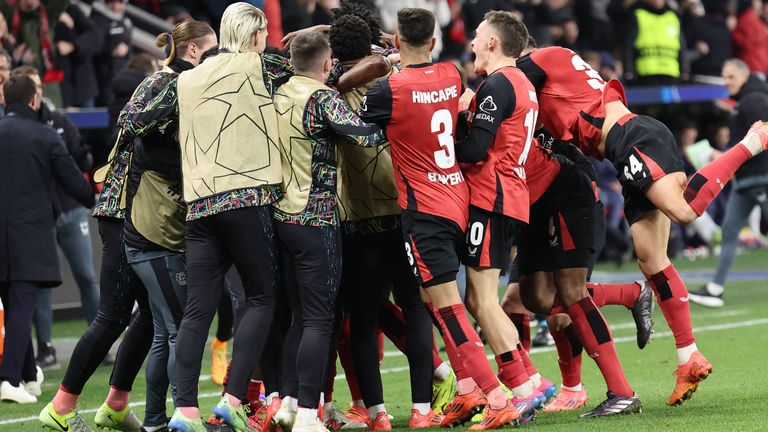 Bayer Leverkusen gewinnt spät gegen Inter.