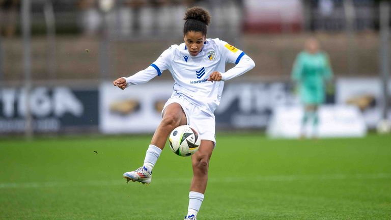 Josephine Bonsu spielt seit Sommer 2022 für den FC Carl Zeiss Jena.