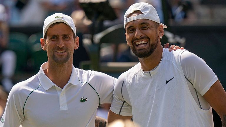 Nick Kyrgios (r.) und Novak Djokovic hier vor dem Wimbledon-Finale 2022.