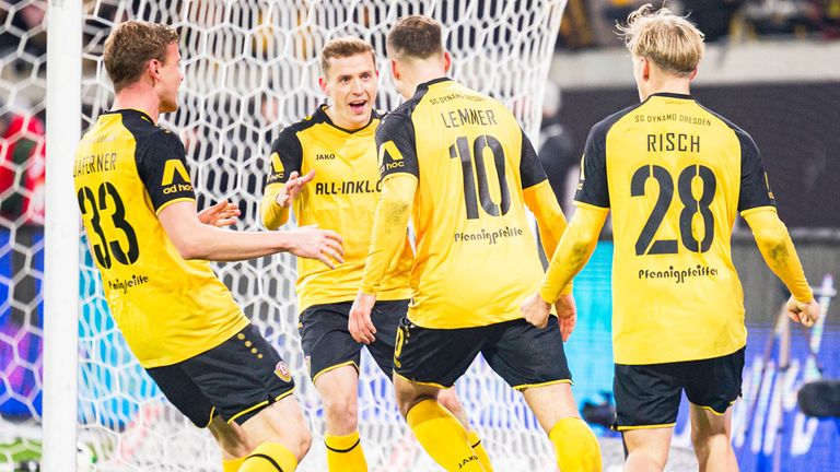 Dynamo Dresden jubelt gegen Waldhof Mannheim in der 3. Liga.