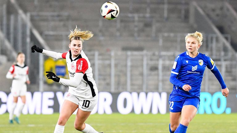 Eintracht Frankfurt siegt bei Carl Zeiss Jena.