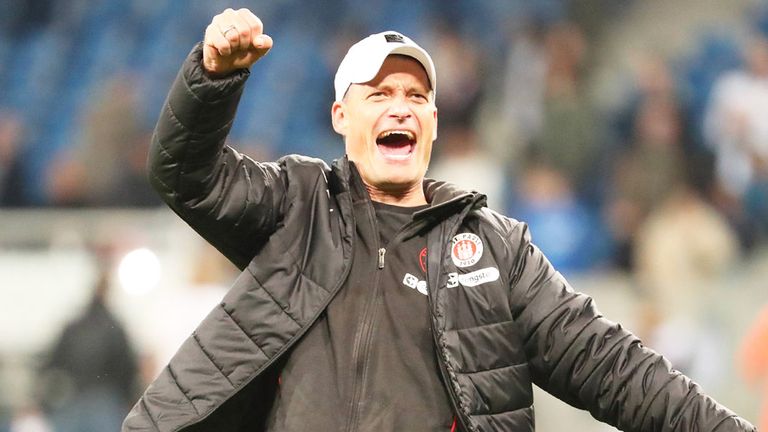 Alexander Blessin ist seit der Saison 2024/2025 Trainer beim FC Pauli.