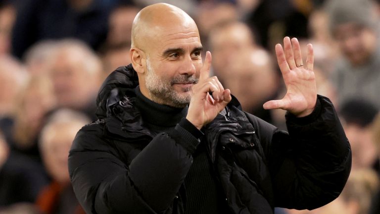 Pep Guardiola reagiert auf Schmähgesänge von Fans des FC Liverpool. 