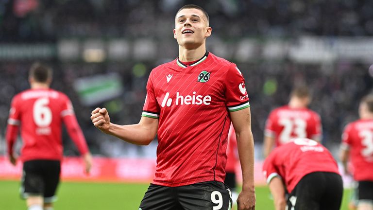 Hannover 96 jubelt über den Heimsieg gegen Ulm in der 2. Bundesliga.