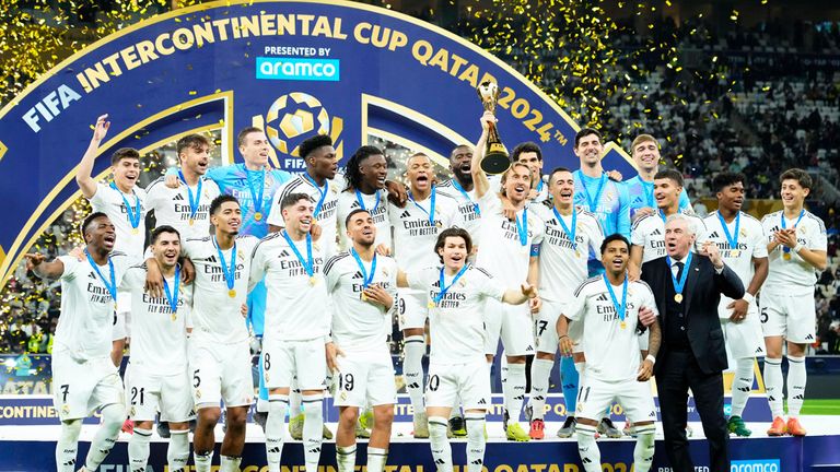 Real Madrid gewinnt den Intercontinental Cup.