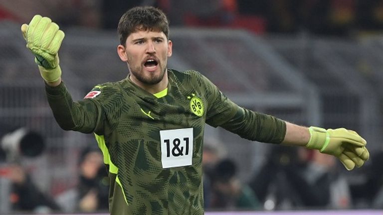 Gregor Kobel steht seit Sommer 2021 bei Borussia Dortmund unter Vertrag.