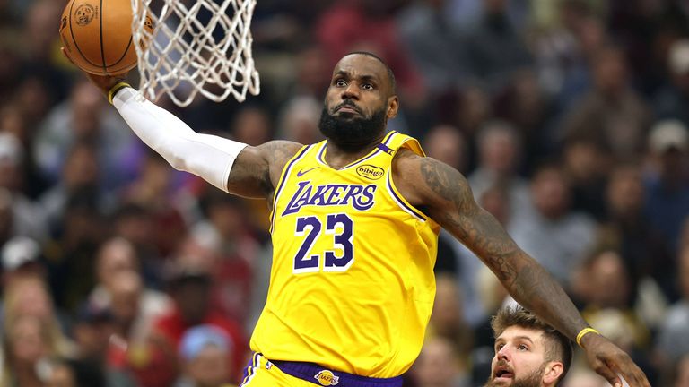 PLATZ 4: LeBron James (Basketball/LA Lakers) - 122 Millionen Euro