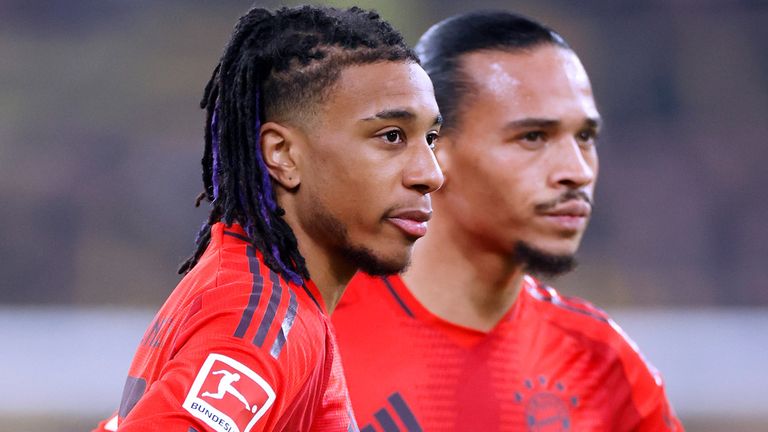 Michael Olise (vorne) und Leroy Sane beim Klassiker zwischen dem FC Bayern und Borussia Dortmund.