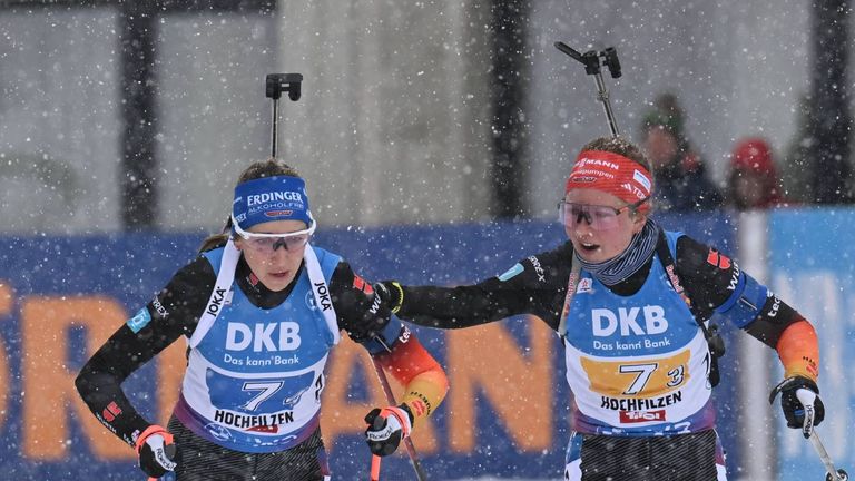 Selina Grotian und Franziska Preuß dürfen einen deutschen Doppelsieg im Massenstart bejubeln