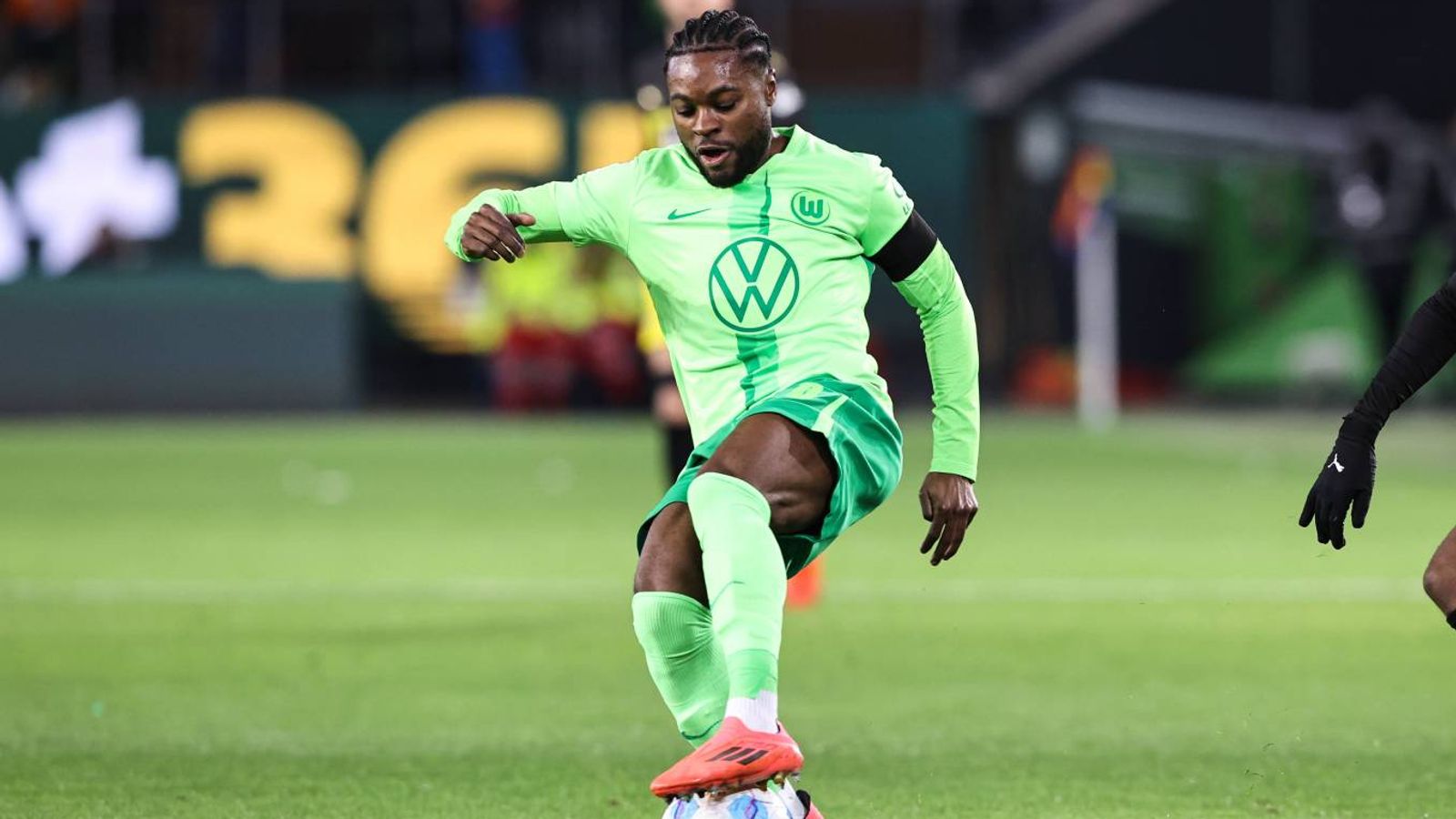 Tay Ridle Ridle Baku wechselt vom VfL Wolfsburg zu RB Leipzig | Transfer Centre ...
