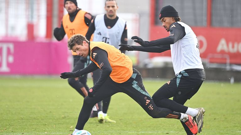 Thomas Müller (am Ball) im Training des FC Bayern.