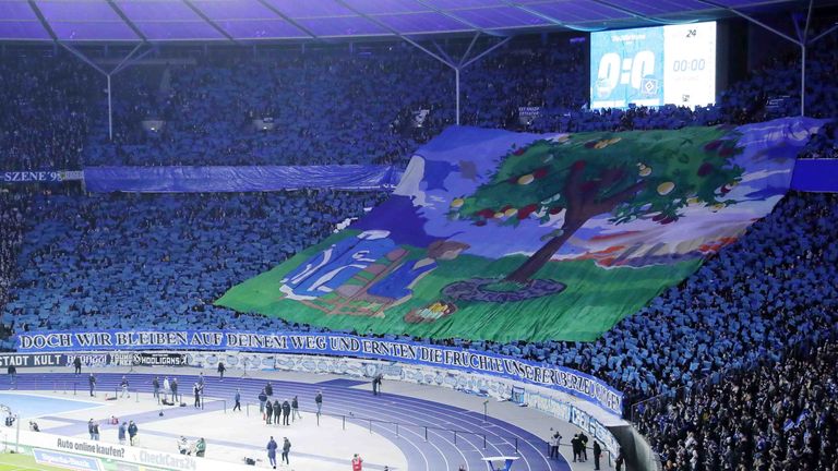 71.500 Fans strömten ins Berliner Olympiastadion beim Duell zwischen Hertha BSC und dem Hamburger SV.