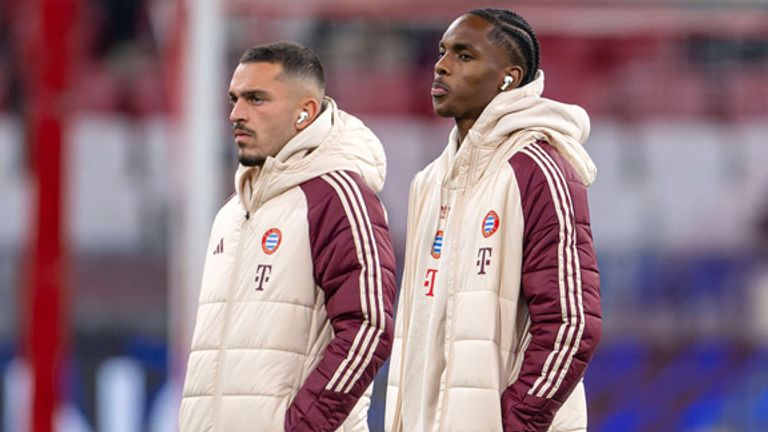 Arijon Ibrahimovic (l.) verlässt den FC Bayern auf Leihbasis in Richtung Rom. 