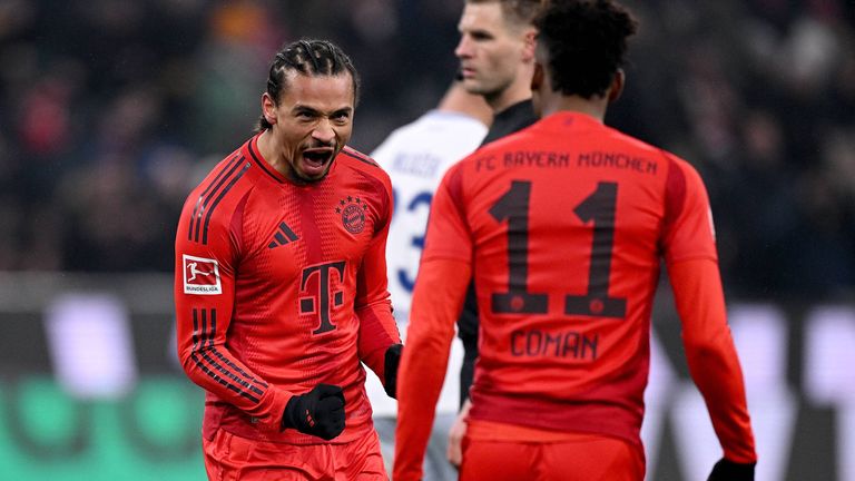 Leroy Sane (l.) leitet den deutlichen Bayern-Sieg gegen die TSG Hoffenheim mit seinem Tor zum 1:0 ein.