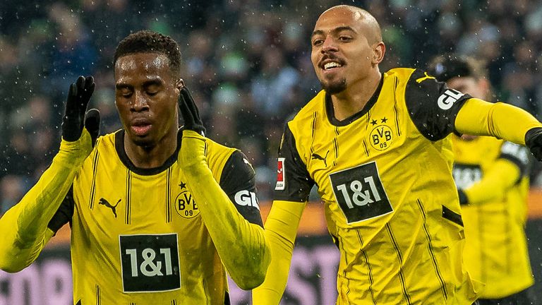 Donyell Malen (r.) könnte den BVB im Winter verlassen.