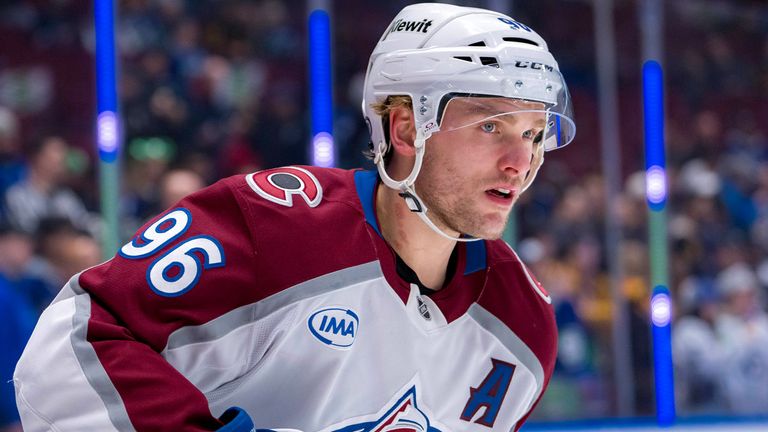 Superstar Mikko Rantanen (hier noch im Trikot der Colorado Avalanche) spielt bis Saisonende für die Carolina Hurricanes.