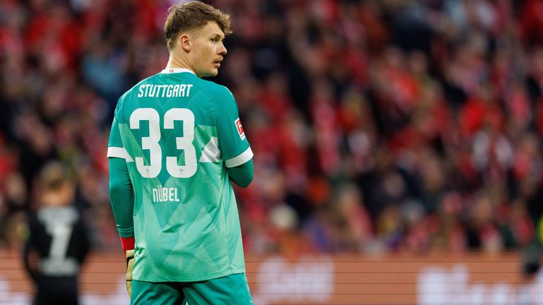 Alexander Nübel verpasst den Kracher gegen Paris Saint-Germain.