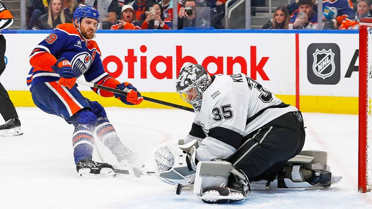 Leon Draisaitl  (l.) im Spiel gegen die LA Kings.