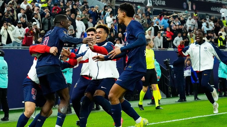 PSG jubelt über den Gewinn des französischen Supercups.