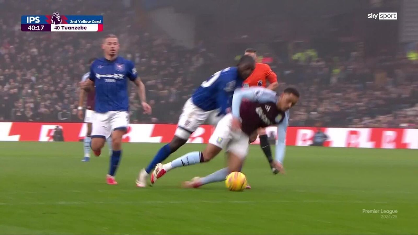 GELB-ROTE KARTE IPSWICH | Tuanzebe fliegt früh (40. Min.) | In-Match ... GELB-ROTE KARTE IPSWICH | Tuanzebe fliegt früh (40. Min.) | In-Match ...