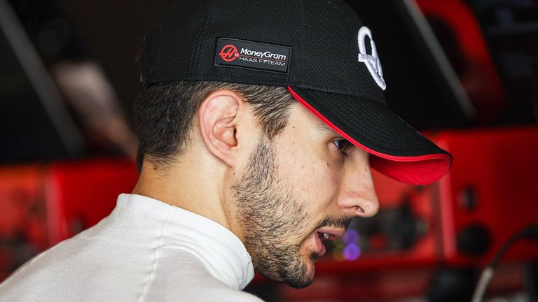 Der Größte: Esteban Ocon (Haas) - Mit 1,86 Metern ragt der Franzose heraus. Auch Alex Albon (Williams) misst dieselbe Größe.