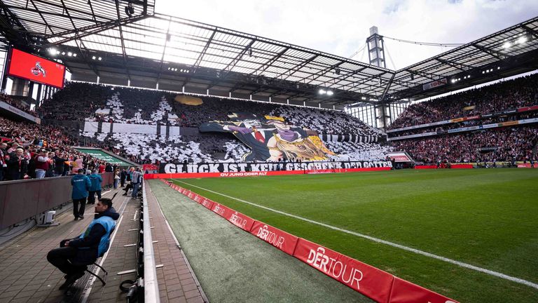 Die Fans des 1. FC Köln sorgen für mit einer Choreographie für Aufregung.