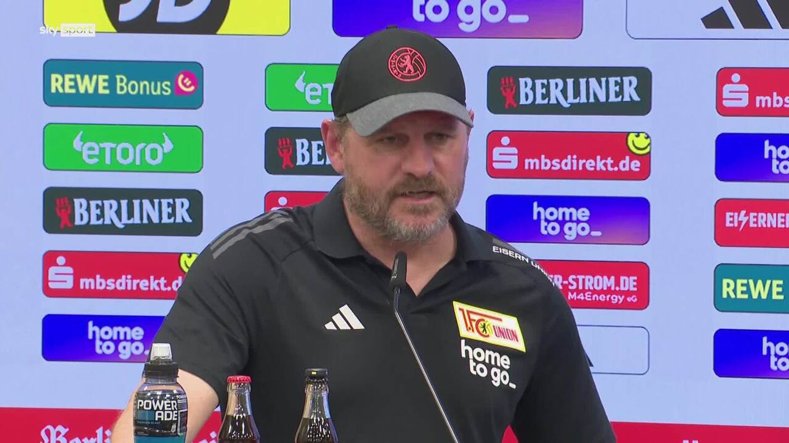 Ob es schwer gegen die Bayern wird? Auf diese Frage kann Steffen Baumgart  anfangs nur ironisch antworten. Dennoch betont er die Strke des Gegners  und verweist dabei auf seine persnlichen Duelle ...