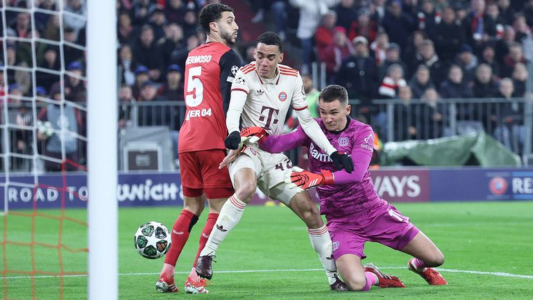 FC Bayern München gegen Bayer 04 Leverkusen.