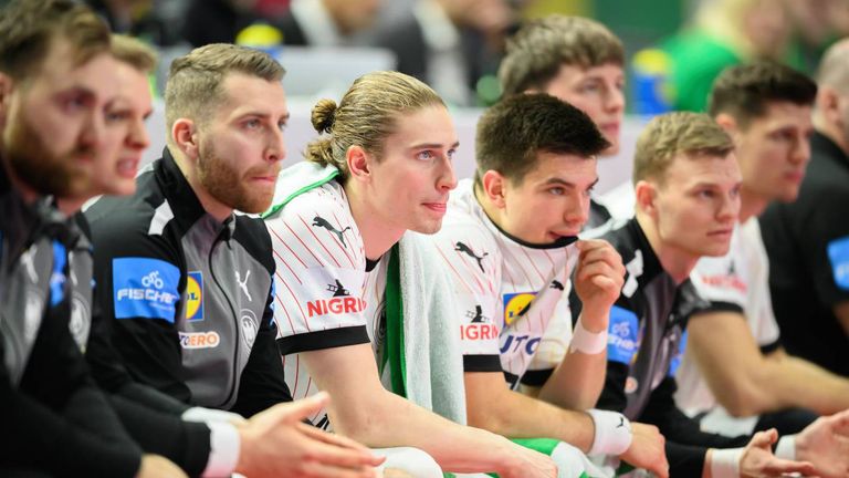 Juri Knorr, Justus Fischer und Renars Uscins müssen höchstwahrscheinlich auf das Auftaktspiel zur EM-Qualifikation in Österreich verzichten. Alle drei werden krankheitsbedingt ausfallen.