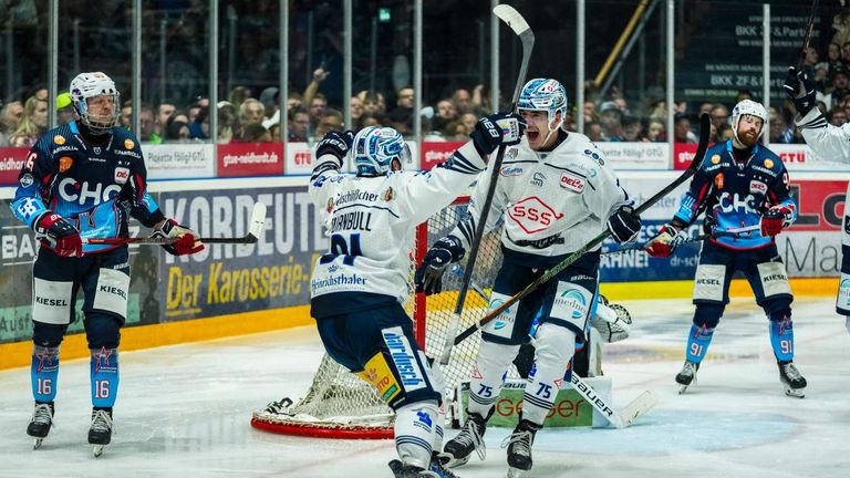 Die Dresdner Eislöwen sind in die DEL aufgestiegen.