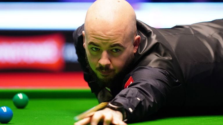 Luca Brecel (Nr. 7, Weltmeister 2023).