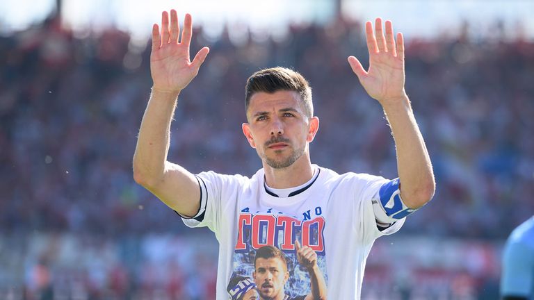 Anthony Losilla fehlen nach dem Abstieg mit dem VfL Bochum und der darauffolgenden Reaktion der Fans die Worte. 
