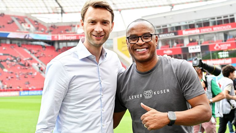 Paulo Sergio (r.) wird die Fußball-Akademie von Bayer 04 Leverkusen in Brasilien leiten.