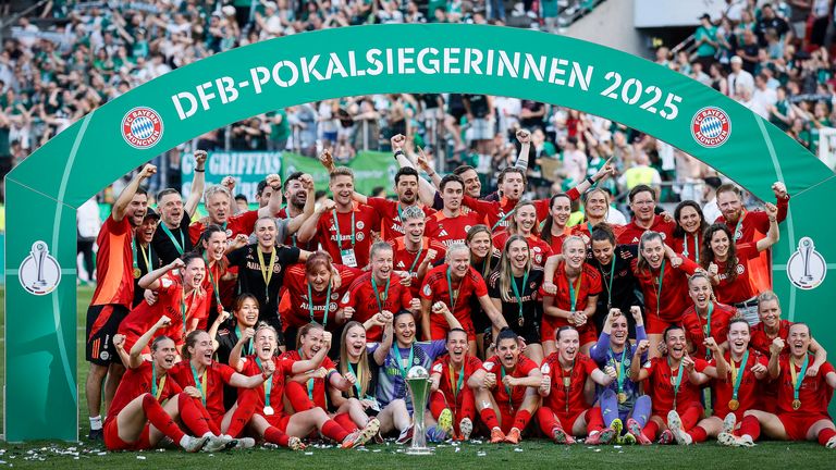 Die Frauen des FC Bayern schlagen Werder Bremen im DFB-Pokalfinale und holen erstmals das Double. 
