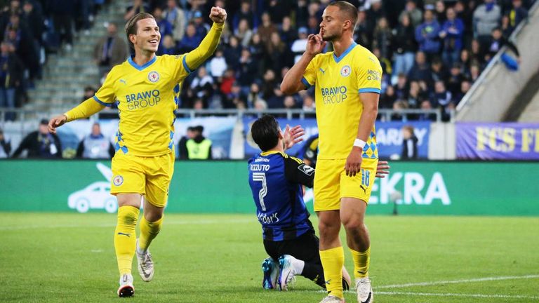 Eintracht Braunschweig feiert im Relegations-Hinspiel in Saarbrücken einen souveränen Auswärtssieg.