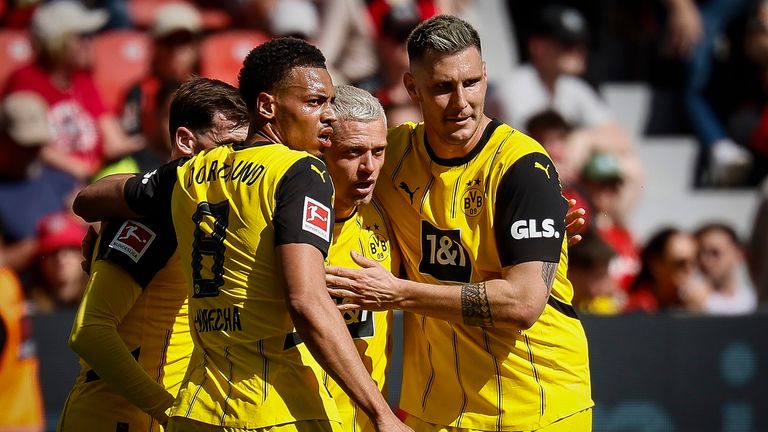 Der BVB feiert einen souveränen Auswärtssieg in Leverkusen.