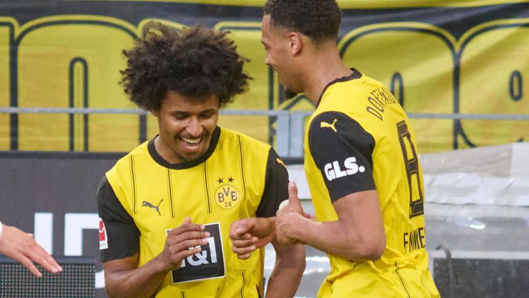 Karim Adeyemi (l.) erzielt gegen Wolfsburg als Joker einen Doppelpack. 