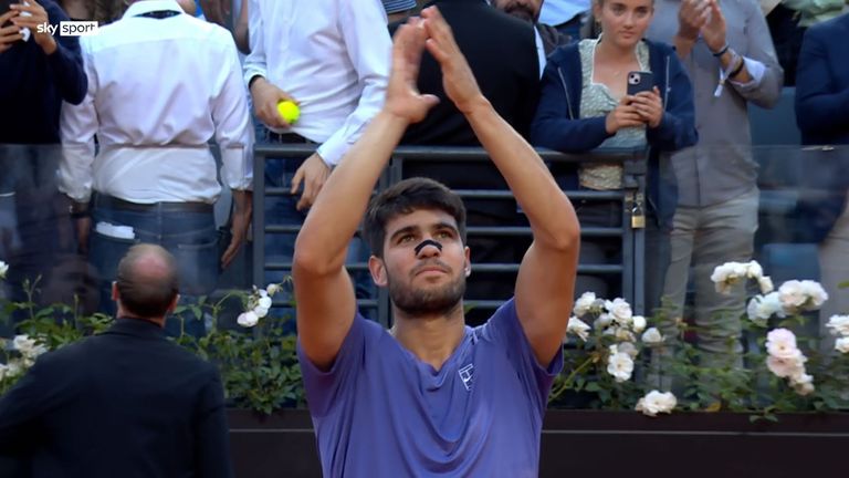 Carlos Alcaraz gewinnt das Masters-Turnier in Rom gegen Jannik Sinner.