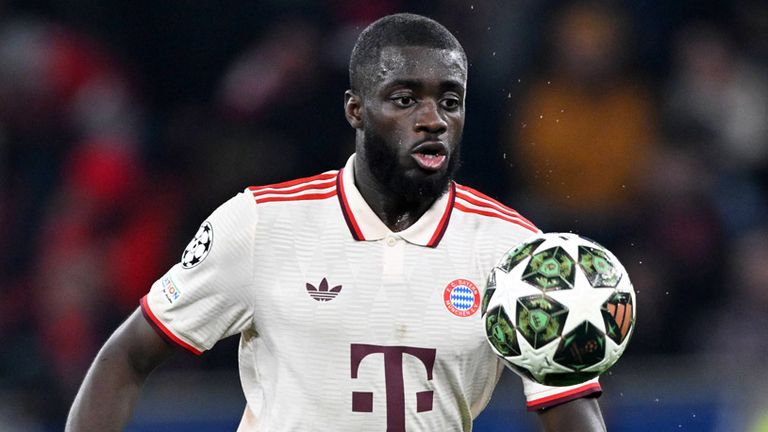 Dayot Upamecano spielt seit 2021 für den FC Bayern.