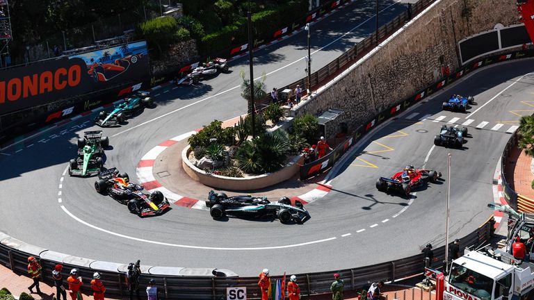 Gewohntes Bild auch 2025 in Monaco: Hinterherfahren ja, überholen nein.
