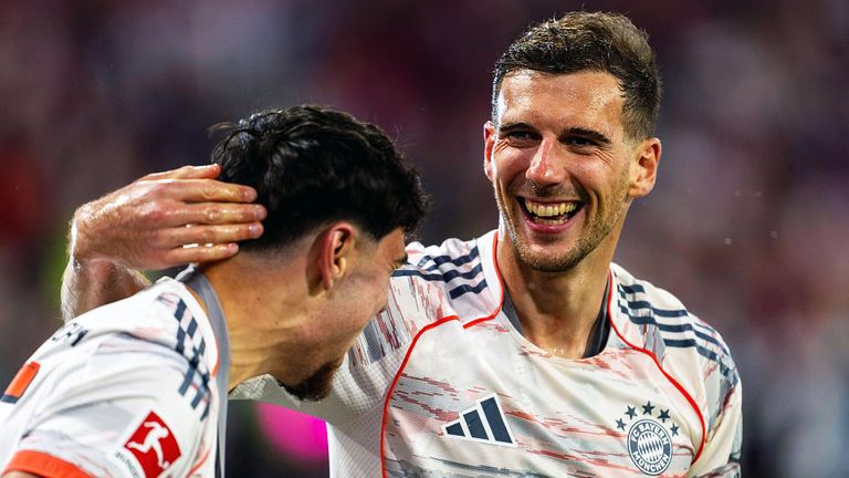 Leon Goretzka (r.) will beim FC Bayern bleiben.