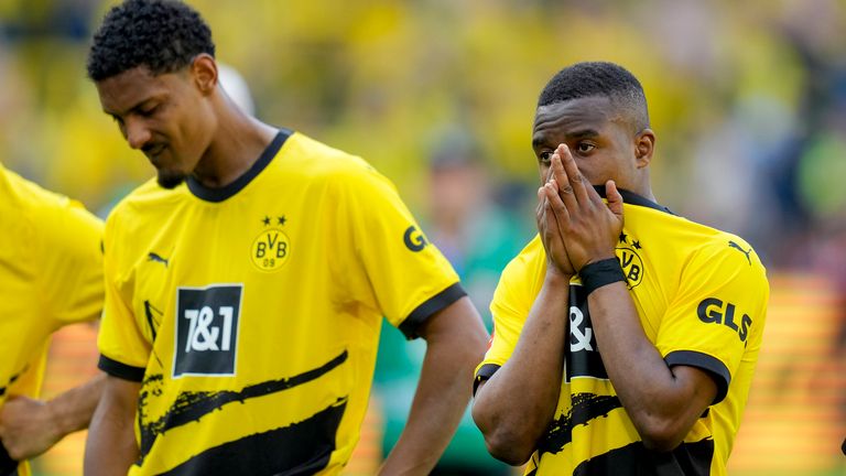 Sebastien Haller (li.) und Youssoufa Moukoko haben beim BVB keine Zukunft mehr.