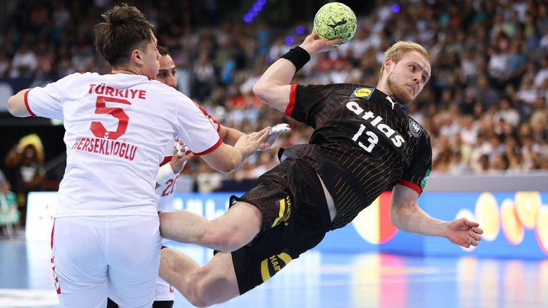 Das DHB-Team feiert einen erfolgreichen Abschluss der EM-Qualifikation.