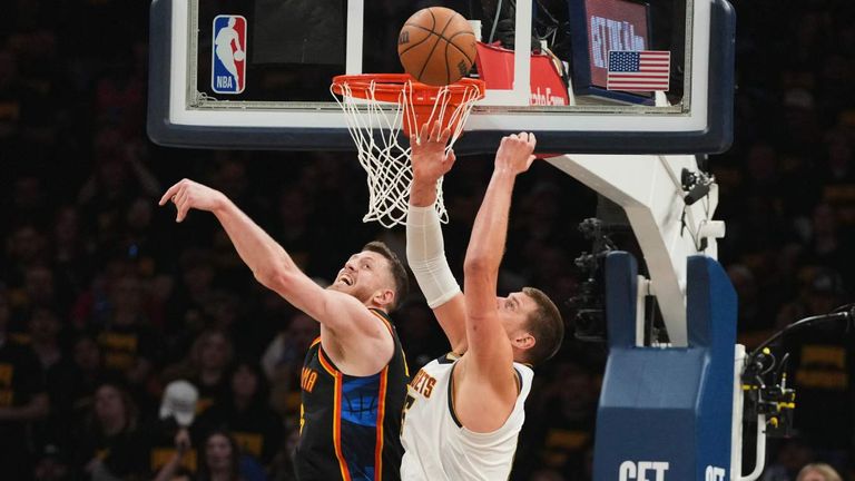 Oklahoma City Thunder hat sich mit Isaiah Hartenstein (l.) deutlich gegen die Denver Nuggets durchgesetzt.