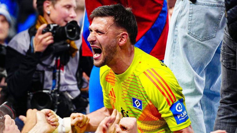 HSV-Torwart Daniel Heuer Fernandes war nach den Aufstiegsfeierlichkeiten bei "HvK und Tusche – Dein Zweitligatalk" zu Gast.