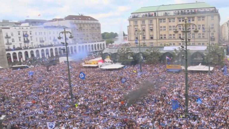 HSV feiert Aufstieg.